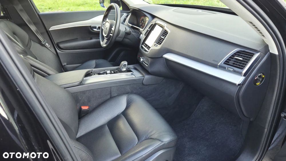Volvo XC 90 B5 B AWD Momentum Pro - 12