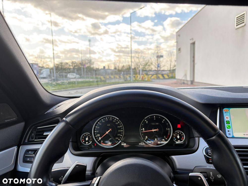 BMW Seria 5 525d xDrive - 18
