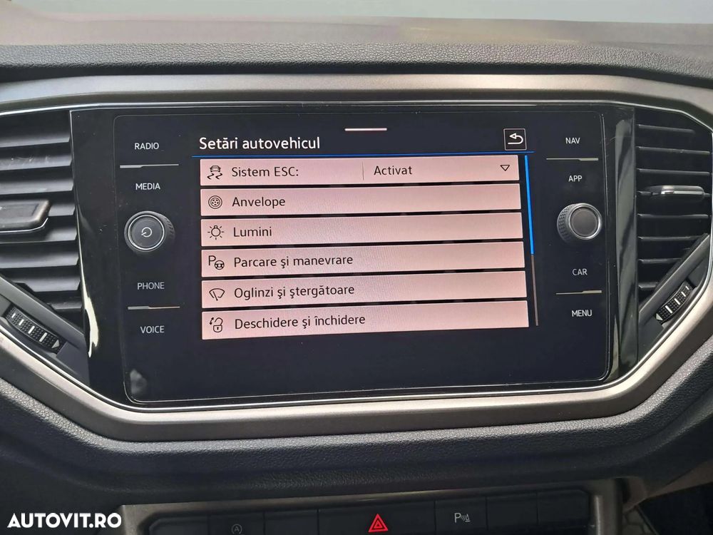 Volkswagen T-Roc 2.0 TDI 4Mot DSG Design - 11