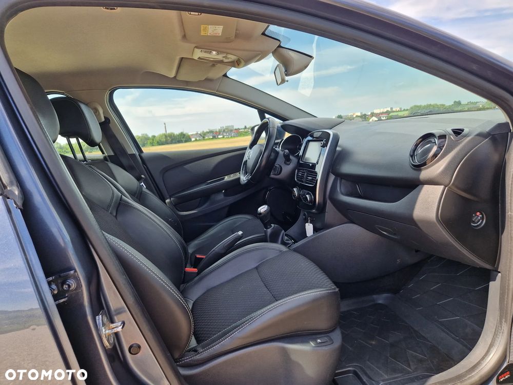 Renault Clio - 16