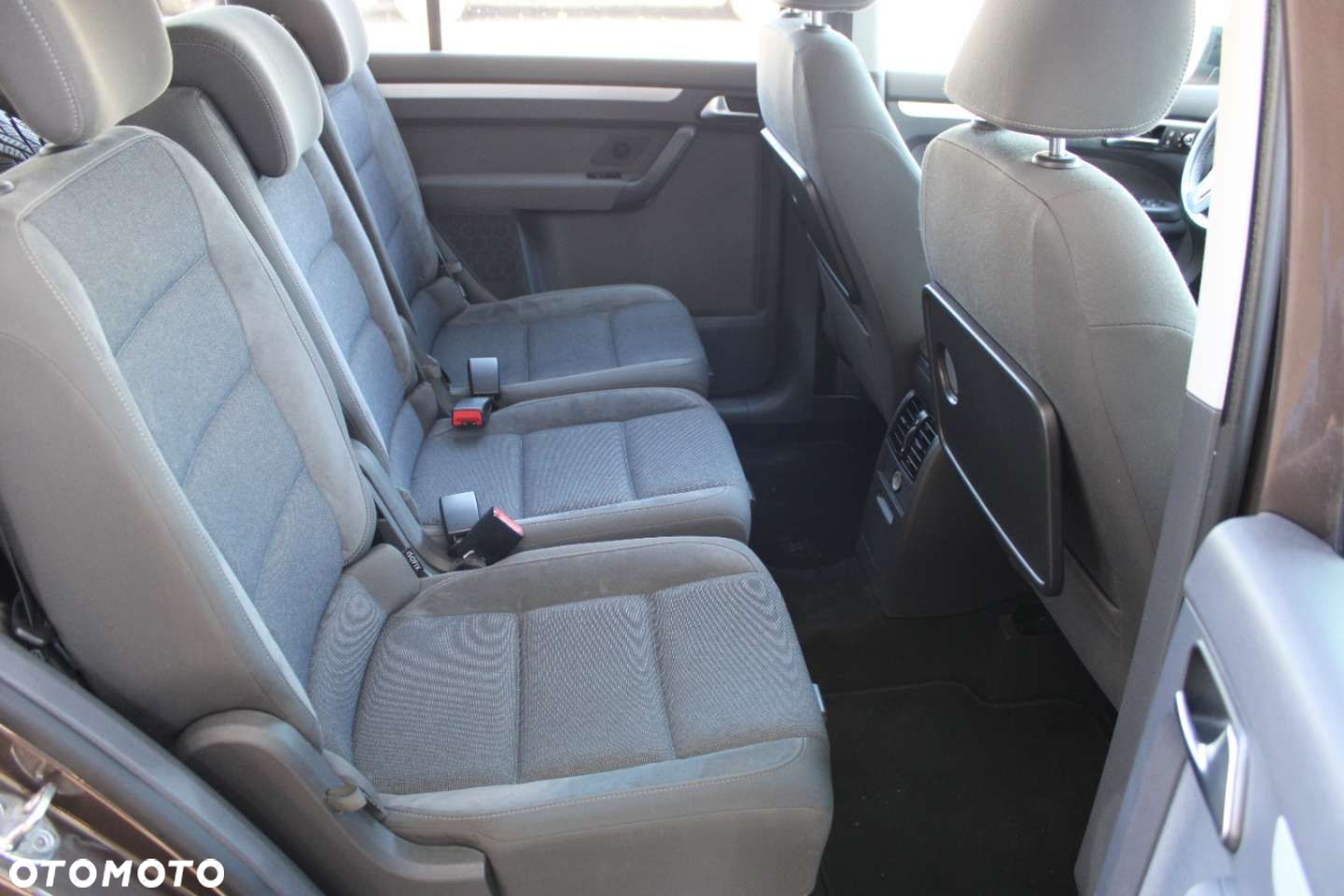 Volkswagen Touran - 28