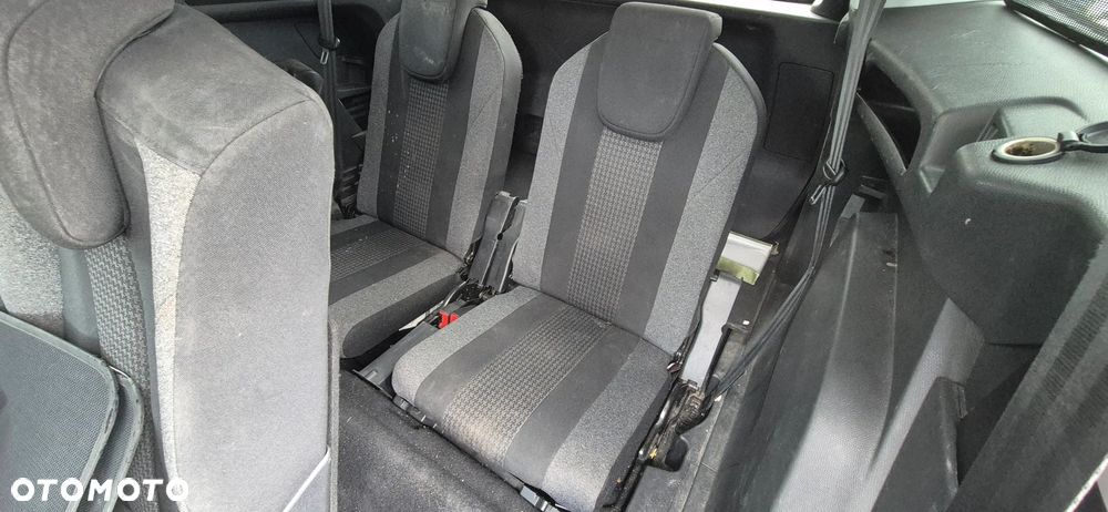 Peugeot 5008 1.2 PureTech Allure S&S EAT8 - 32