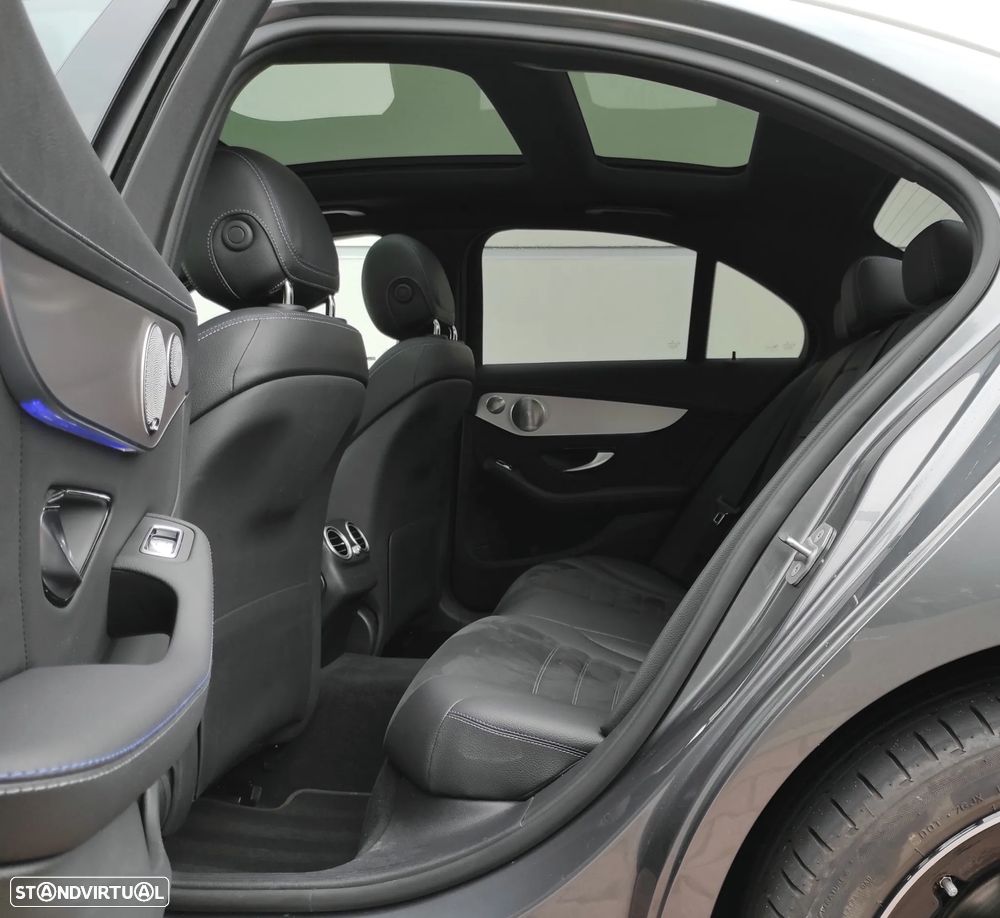 Mercedes-Benz C 300 de AMG Line - 30