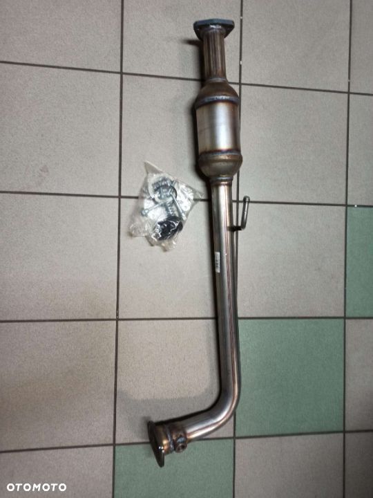 Katalizator EURO 4  HONDA CIVIC VII 1.4/1.6 02.01-09.05 - 1