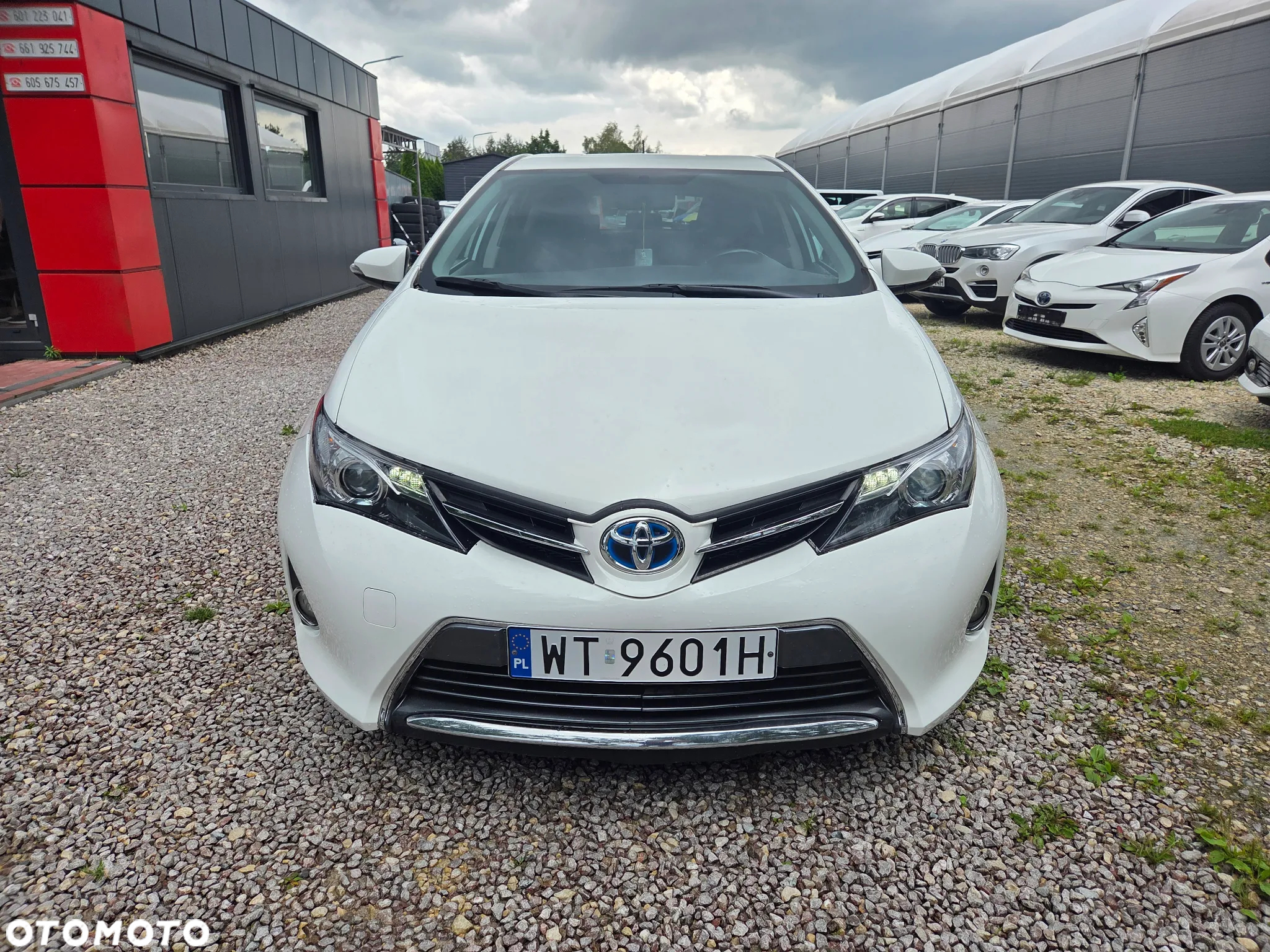 Toyota Auris 1.8 VVT-i Hybrid Automatik Comfort - 2