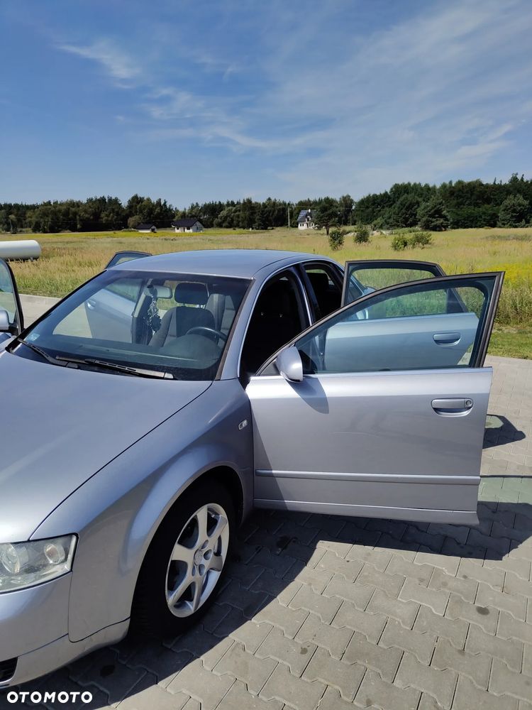Audi A4 Limousine - 16
