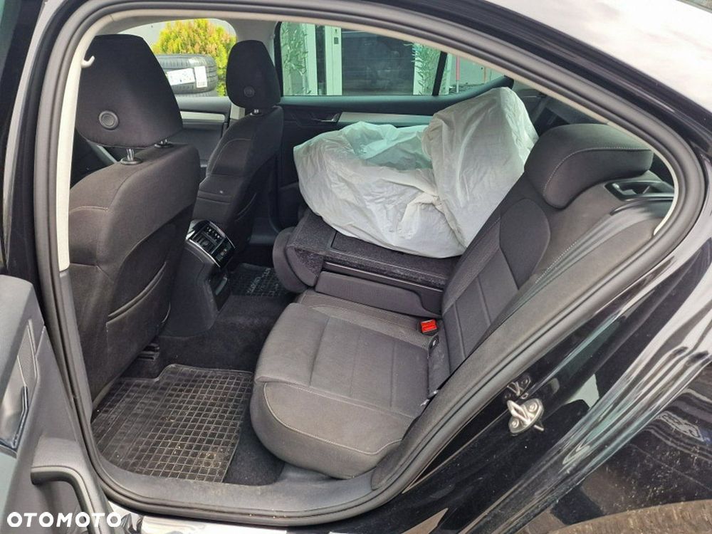 Skoda Superb 2.0 TDI Ambition - 34