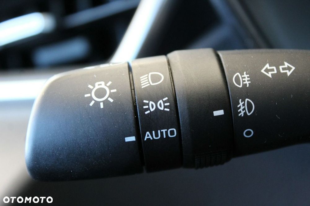 Toyota Corolla 1.8 Hybrid Comfort - 21