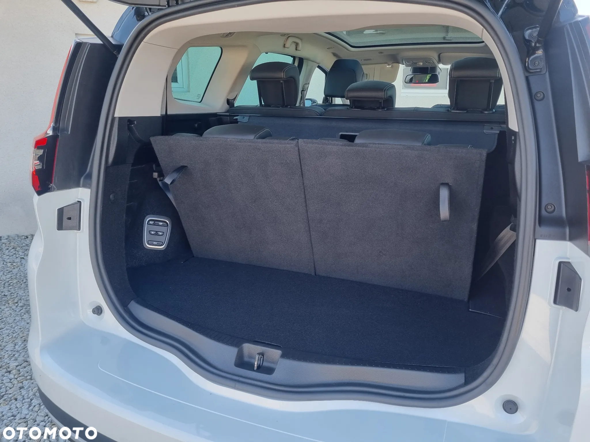 Renault Scenic BLUE dCi 150 BOSE EDITION - 16