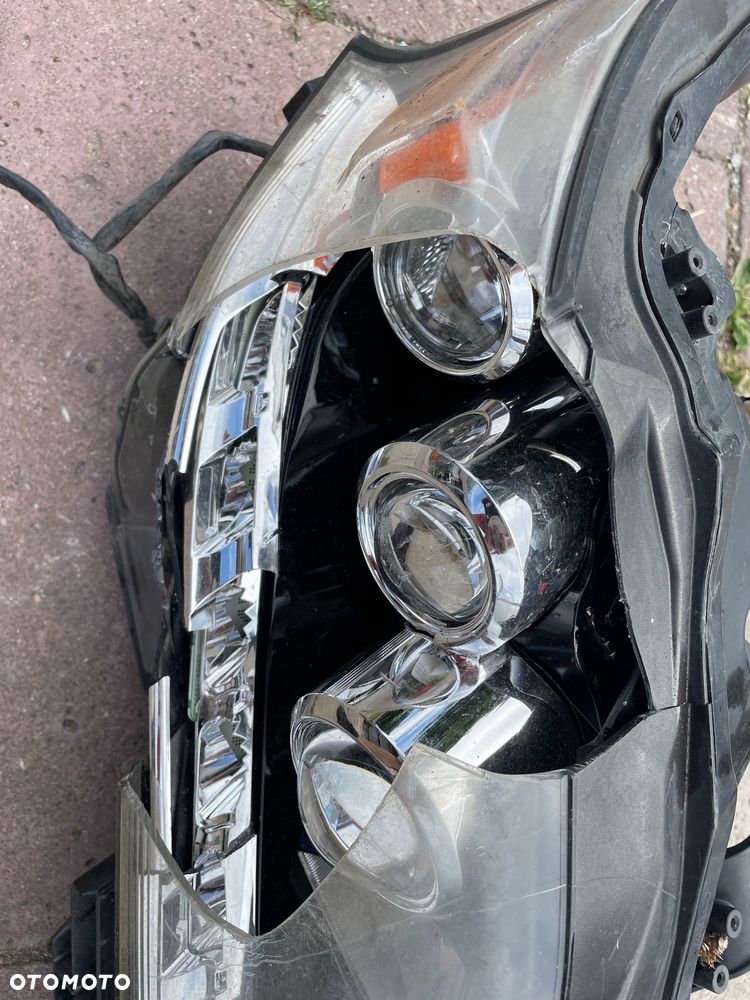 LAMPA USZKODZONA NA CZESCI PRAWY PRZÓD PRZETWORNICA LEXUS RX450H 2012-2015 - 2