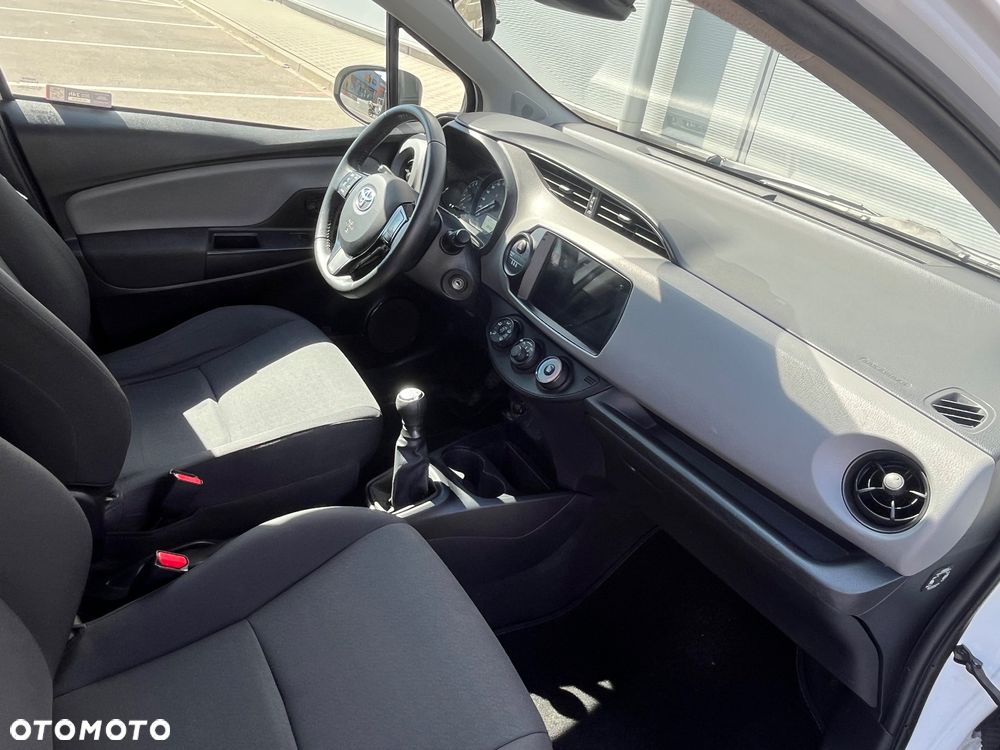 Toyota Yaris 1.0 Premium - 14