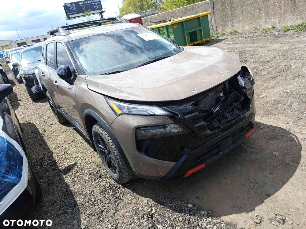Nissan Rogue - 6