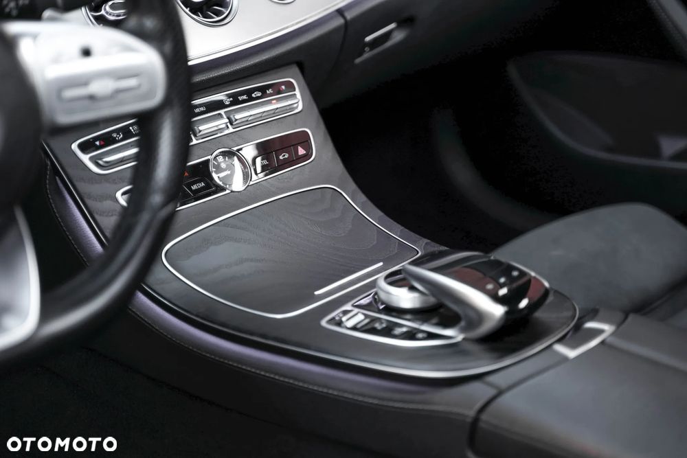 Mercedes-Benz Klasa E 220 d 4-Matic AMG - 33