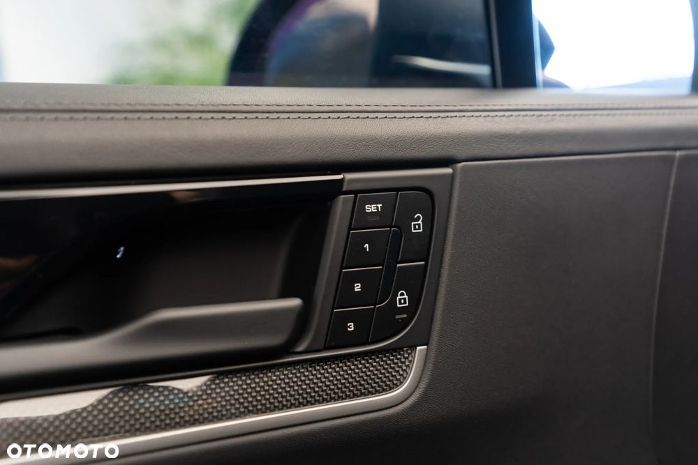 Porsche Cayenne Standard - 19