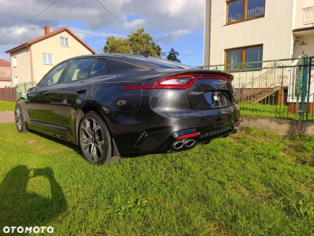 Kia Stinger - 1