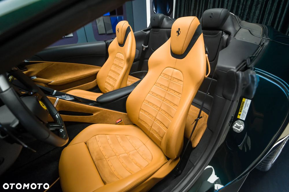 Ferrari Roma Spider - 26