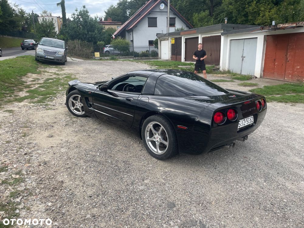 Chevrolet Corvette - 6