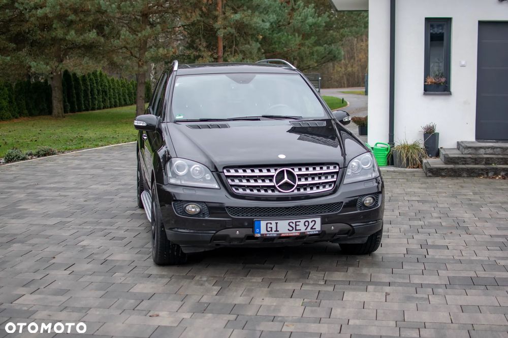 Mercedes-Benz ML - 11