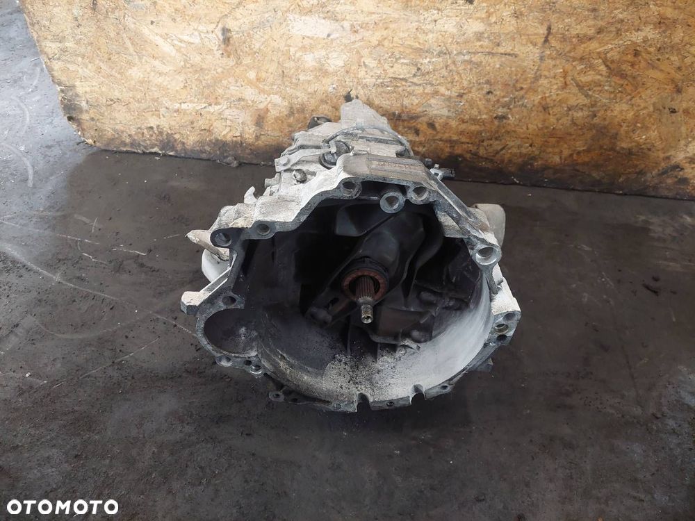 SKRZYNIA BIEGÓW VOLKSWAGEN PASSAT B5 1.6 8V GFK MANUAL 5 BIEGÓW ID: 238032 - 2