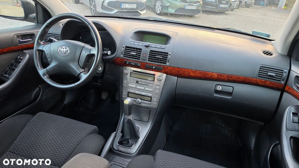 Toyota Avensis 2.0 VVT-i Sol - 28