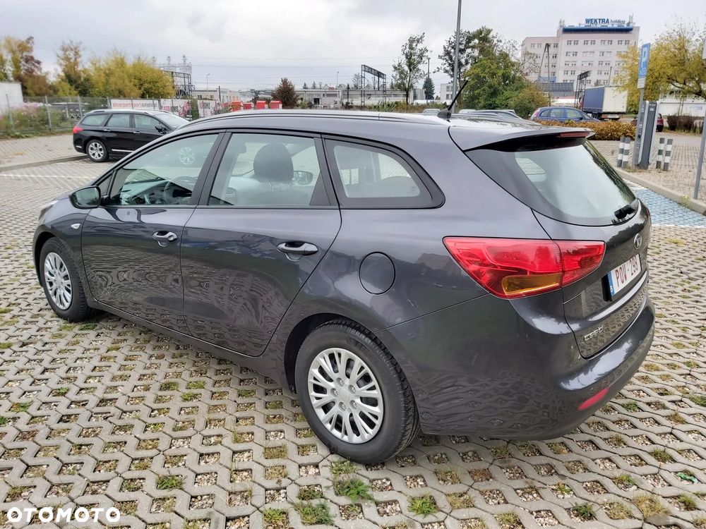 Kia Ceed 1.4 CRDi 90 SW Vision - 4