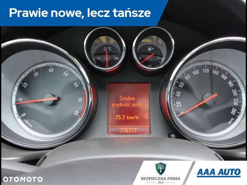 Opel Insignia - 12