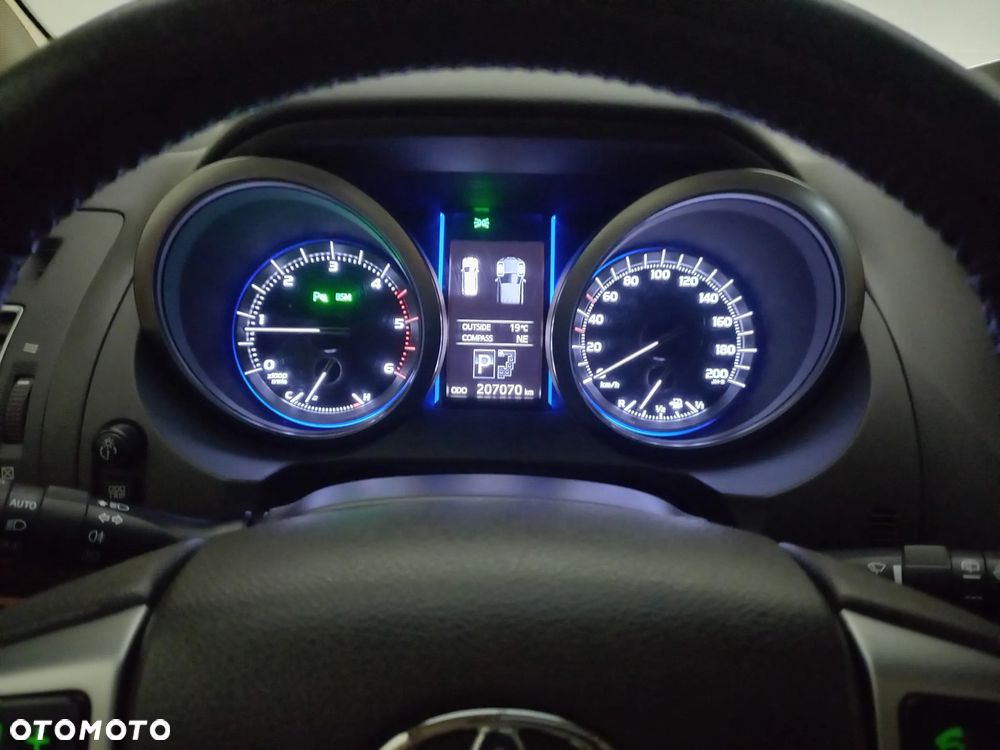 Toyota Land Cruiser LC 2.8 D-4D Invincible - 25