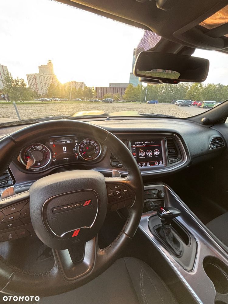 Dodge Challenger 5.7 R/T - 10