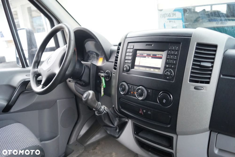 Mercedes-Benz Sprinter - 23