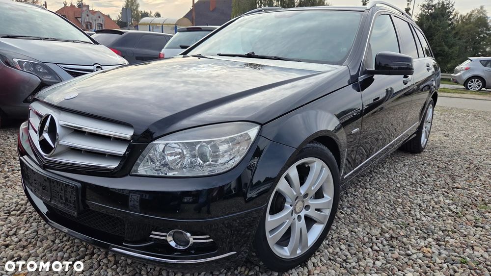 Mercedes-Benz C-Class 2009 photo 2