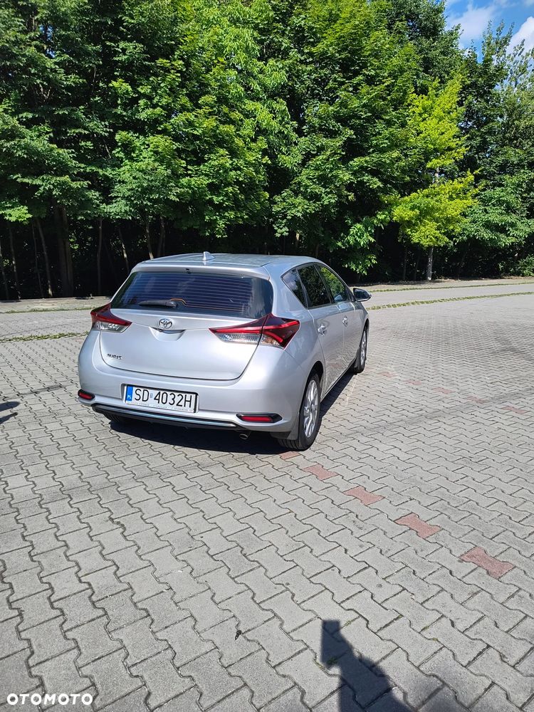 Toyota Auris - 12