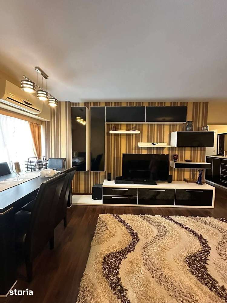De vanzare apartament cu 4 camere,mobilat și utilat,zona ultracentrala - Imagine principală: 4/9