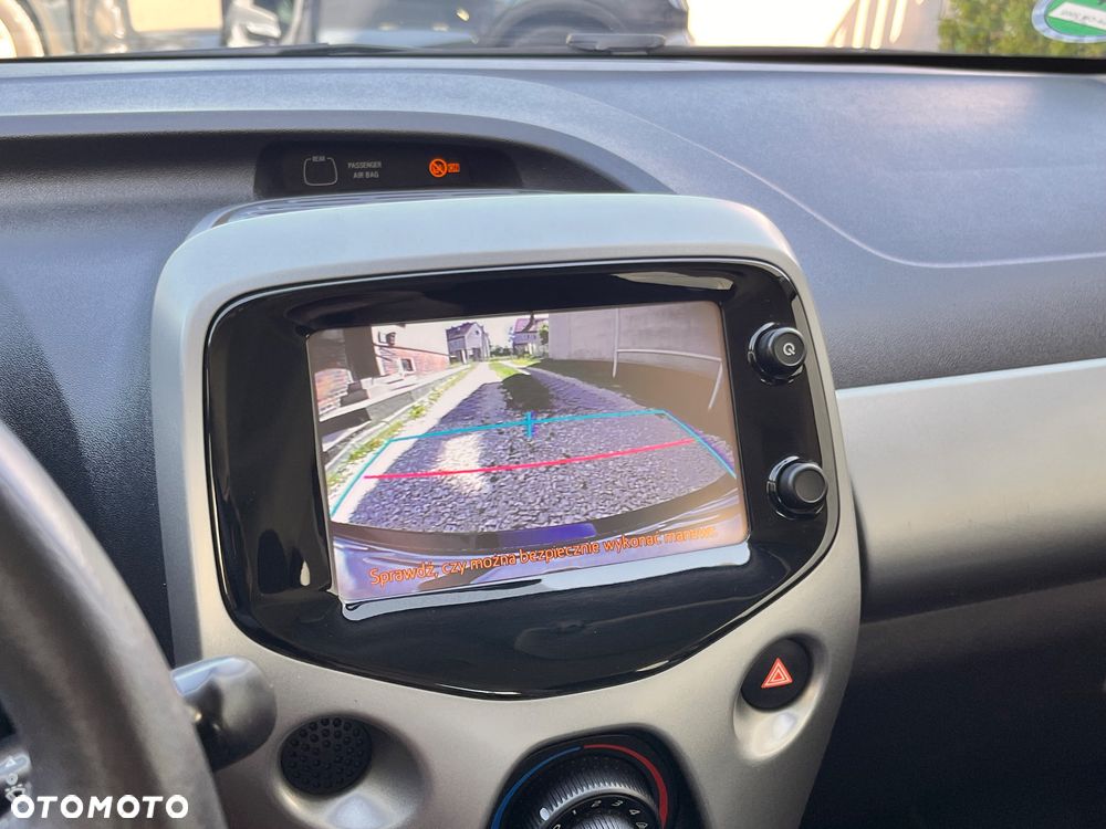 Toyota Aygo x-clusiv - 8