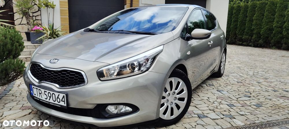 Kia Ceed 1.6 GDI ISG Platinum Edition - 1