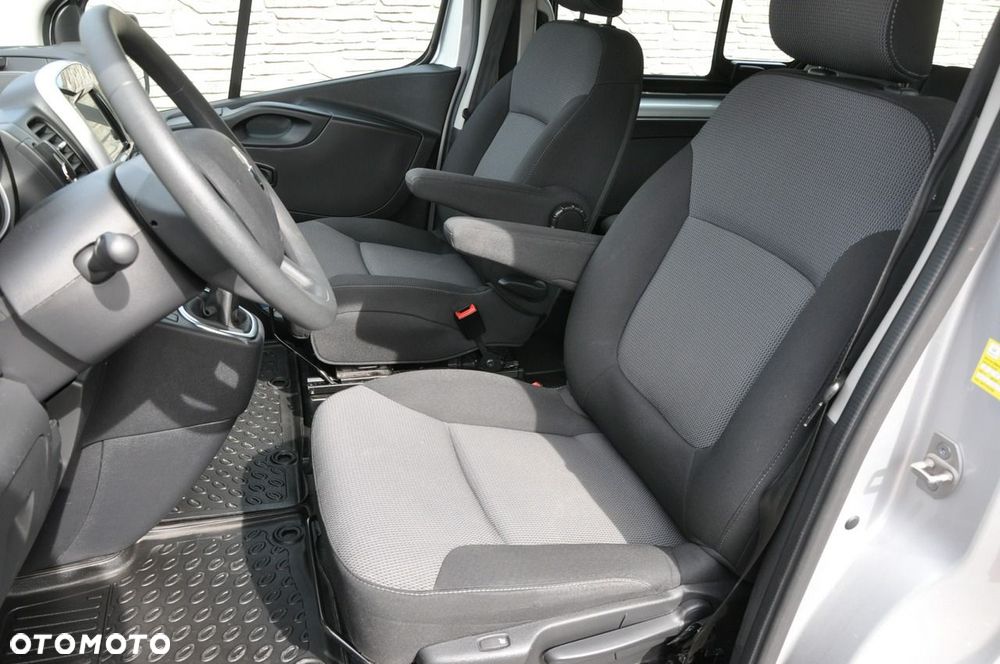 Renault Trafic Grand 2.0 dCi EDC - 9
