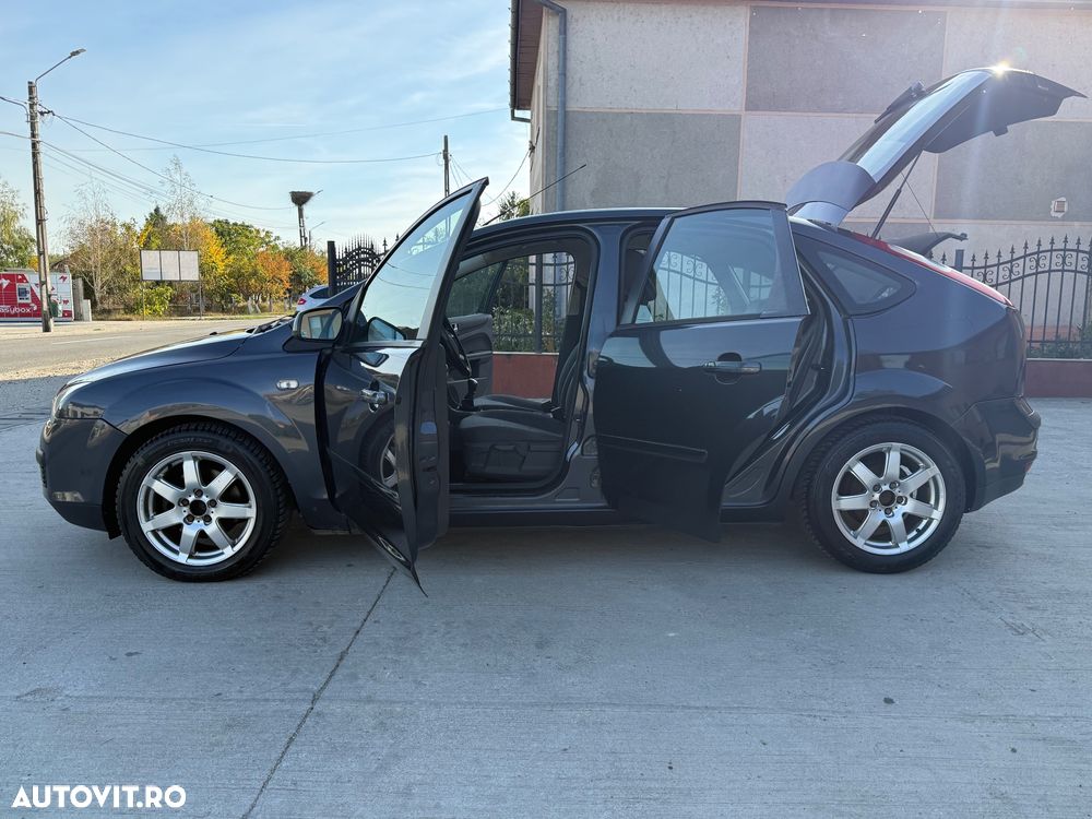 Ford Focus - 30