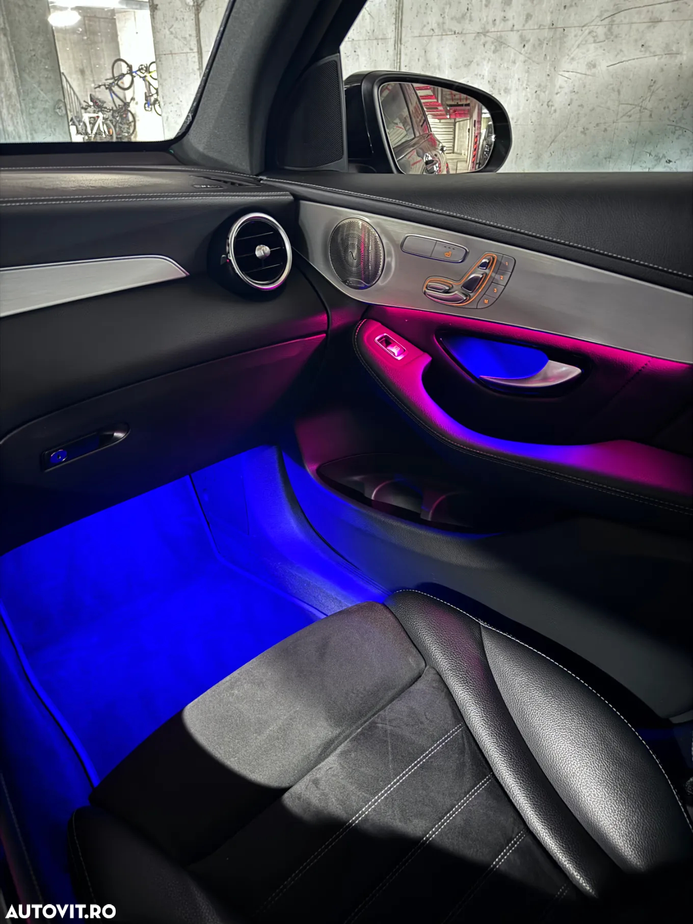Mercedes-Benz GLC 300 e 4MATIC - 29