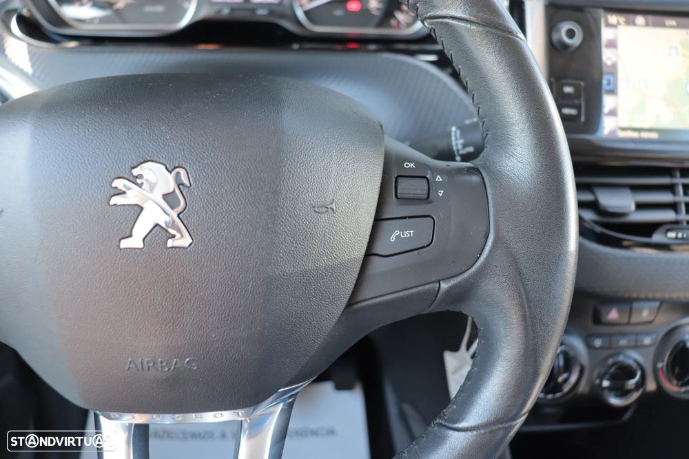 Peugeot 2008 1.2 PureTech Style - 23