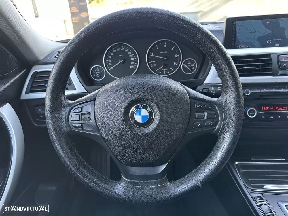 BMW 320 d EfficientDynamics Line Sport Auto - 30