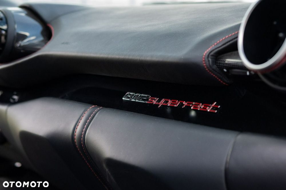 Ferrari 812 Superfast - 31