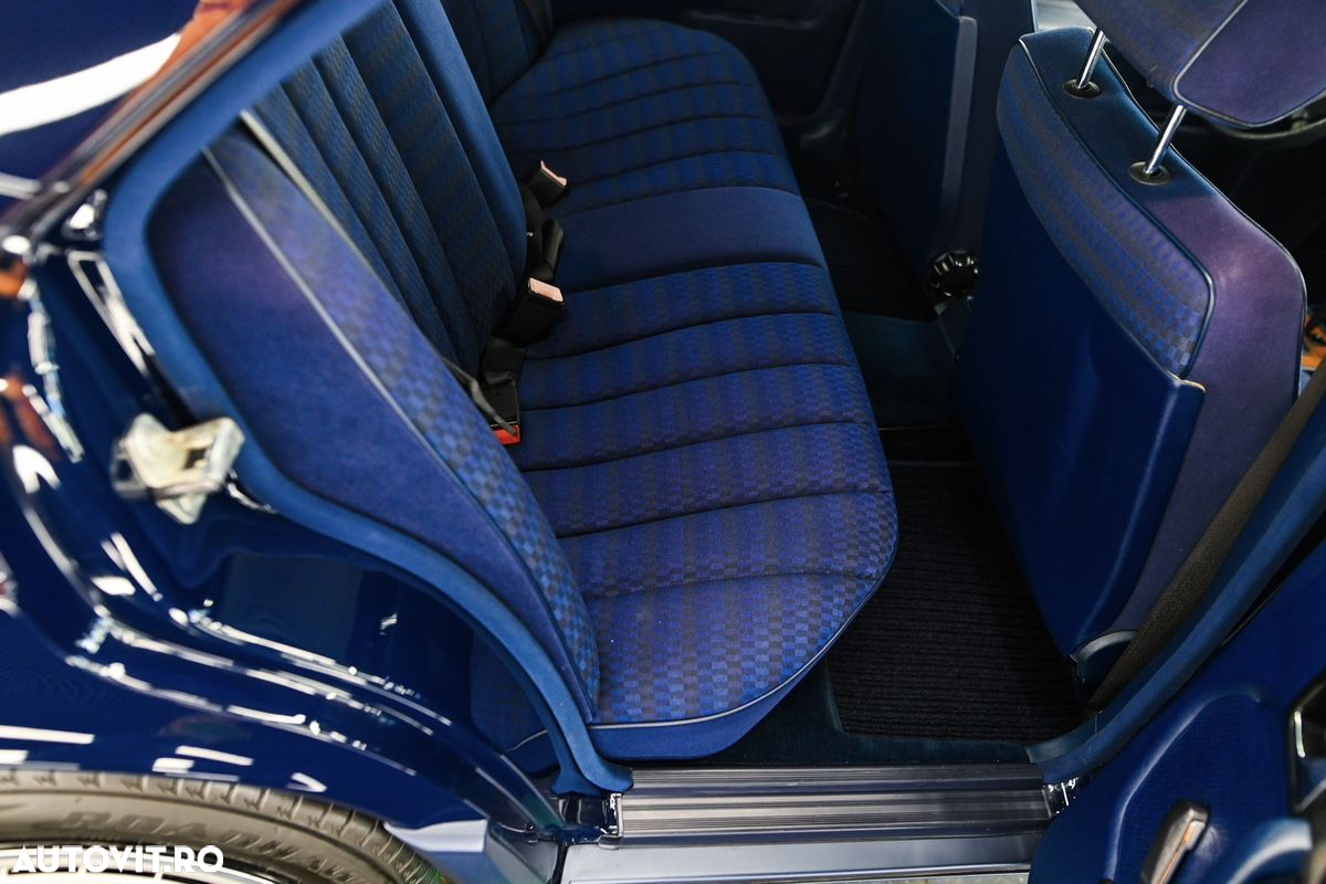 Mercedes-Benz 190 - 32