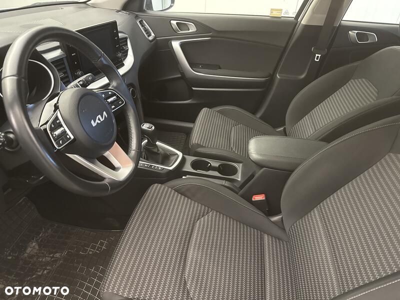 Kia Ceed 1.5 T-GDI M - 11