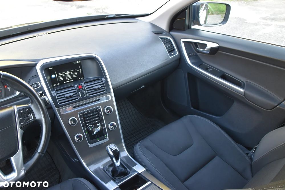 Volvo XC 60 D4 Momentum - 23