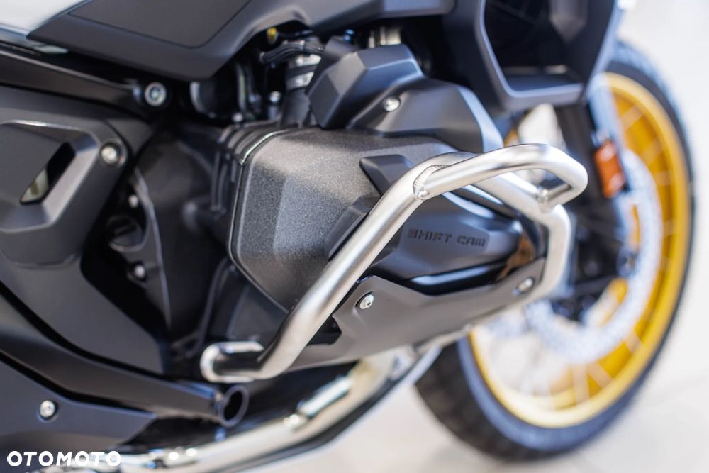 BMW R - 8