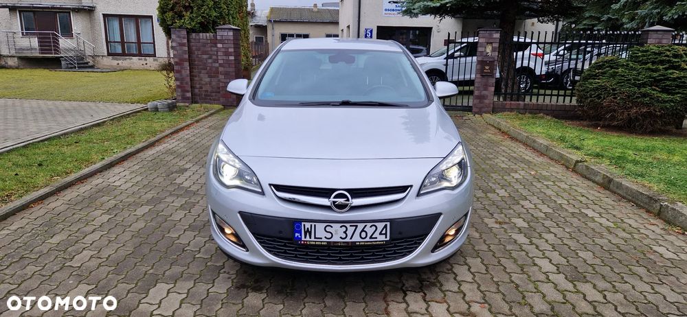 Opel Astra 1.4 Turbo Exklusiv - 2