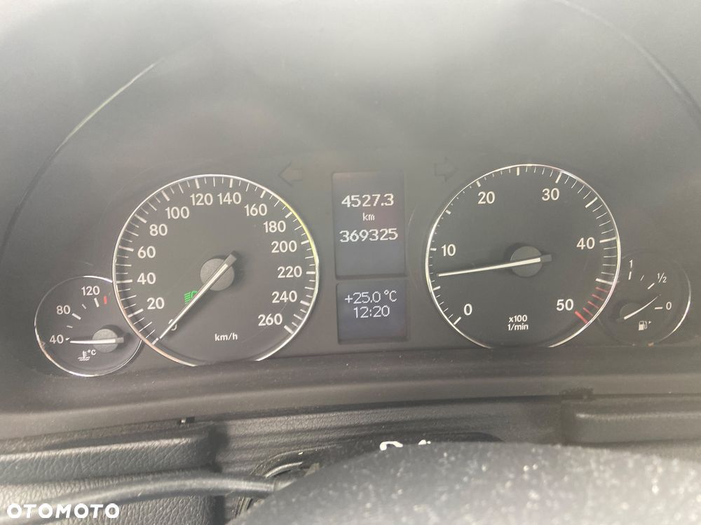 Mercedes-Benz Klasa C 270 T CDI Avantgarde - 14