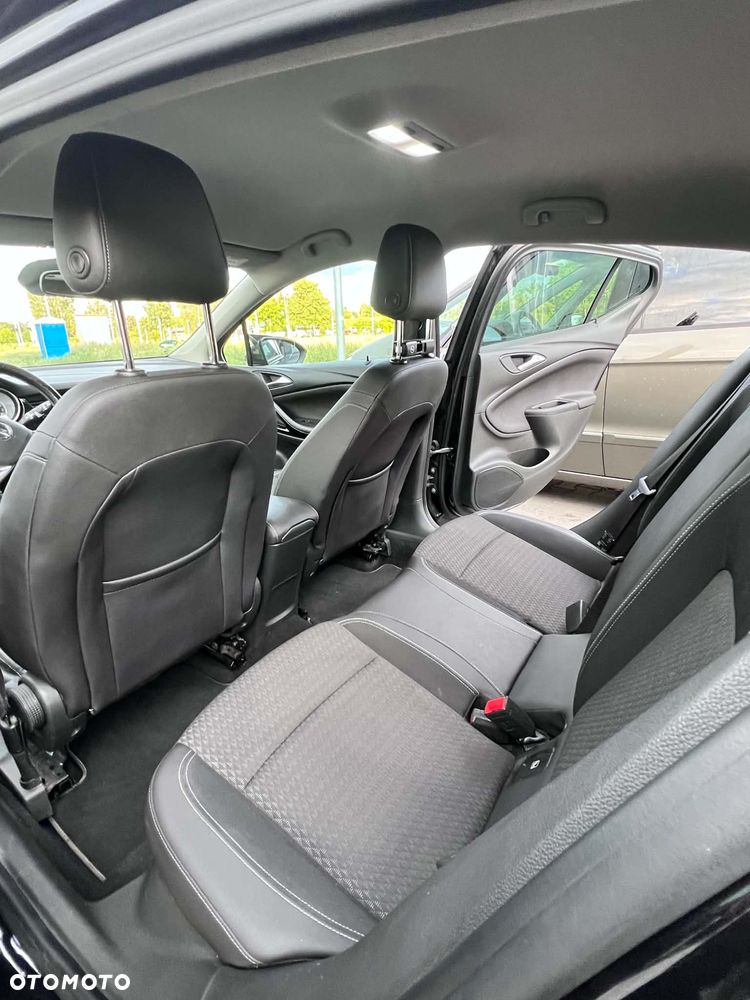 Opel Astra 1.6 BiTurbo D (CDTI) Start/Stop Innovation - 11