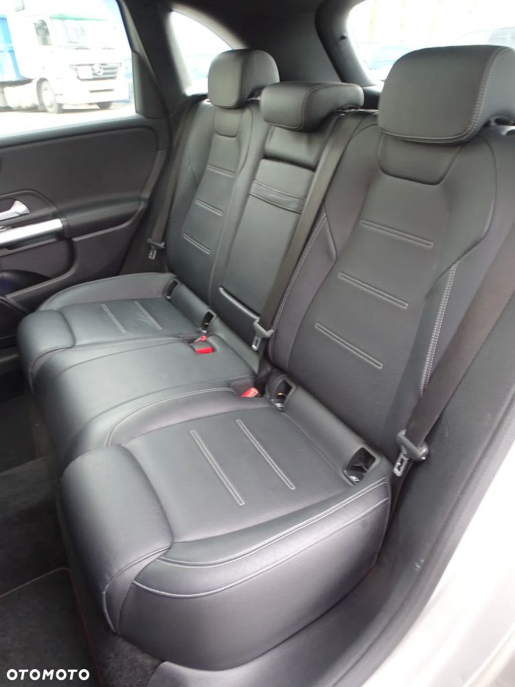 Mercedes-Benz Klasa B 180 Style - 32