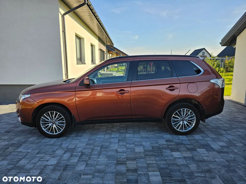 Mitsubishi Outlander 2.0 Intense + CVT - 9