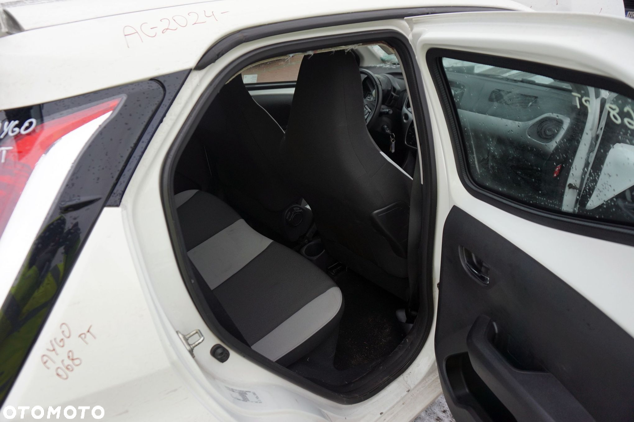 TOYOTA AYGO II 5D HB 2017 068 1.0 12V 1KR-FE 69KM C551 BIAŁY na części - 11